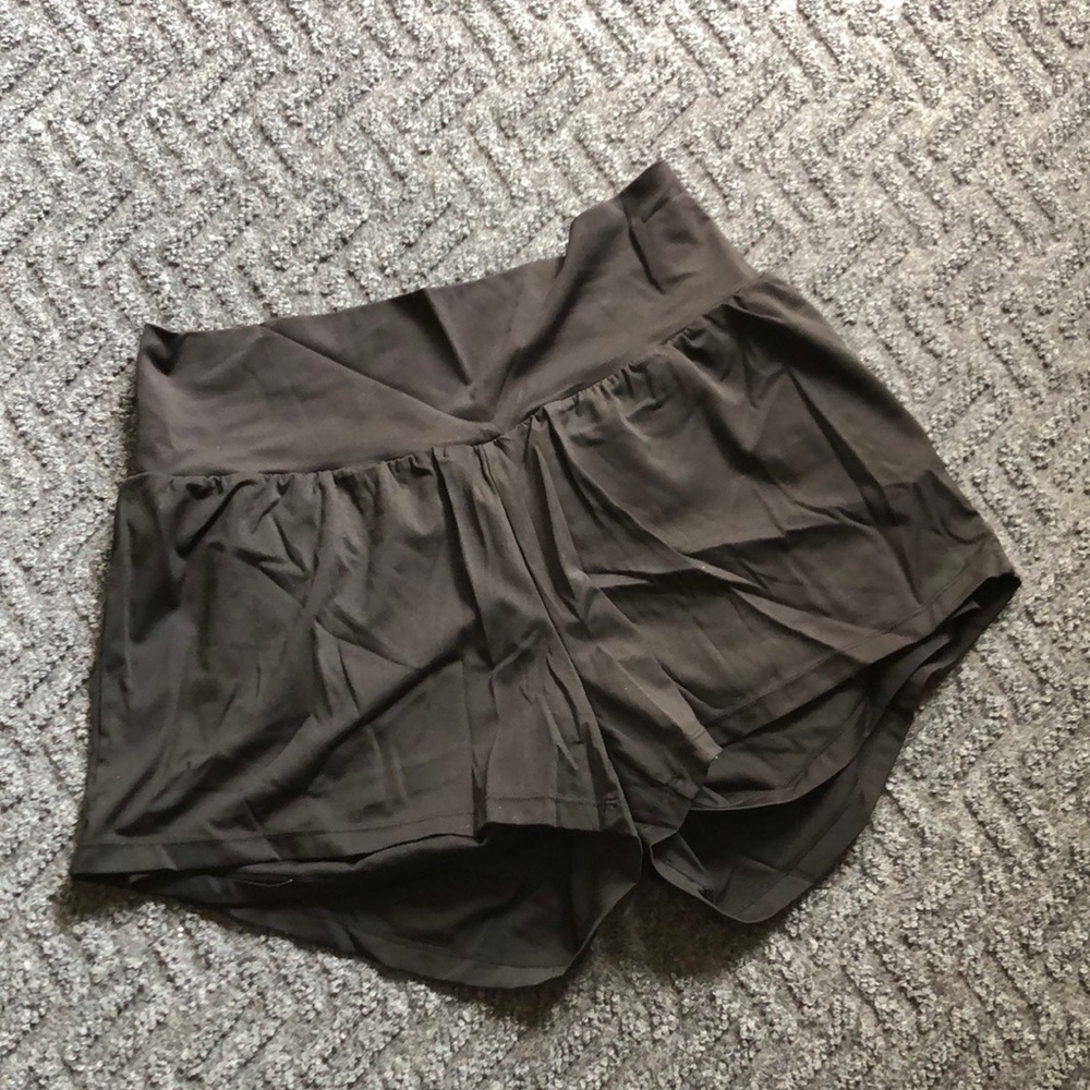 HALARA Women's Black Yoga Athletic Shorts